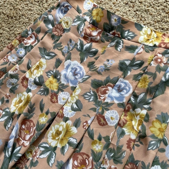 80S vintage midi length floral skirt fits size 6-8 - Picture 2 of 4